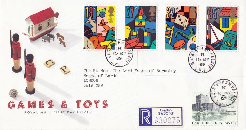 1989 (05) Games & Toys - RM - Buckingham Palace CDS